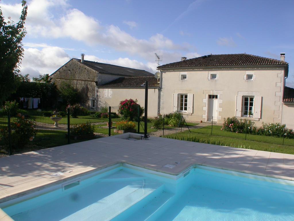 Chambres D'Hotes L'En Haut Des Vignes Mérignac Extérieur photo